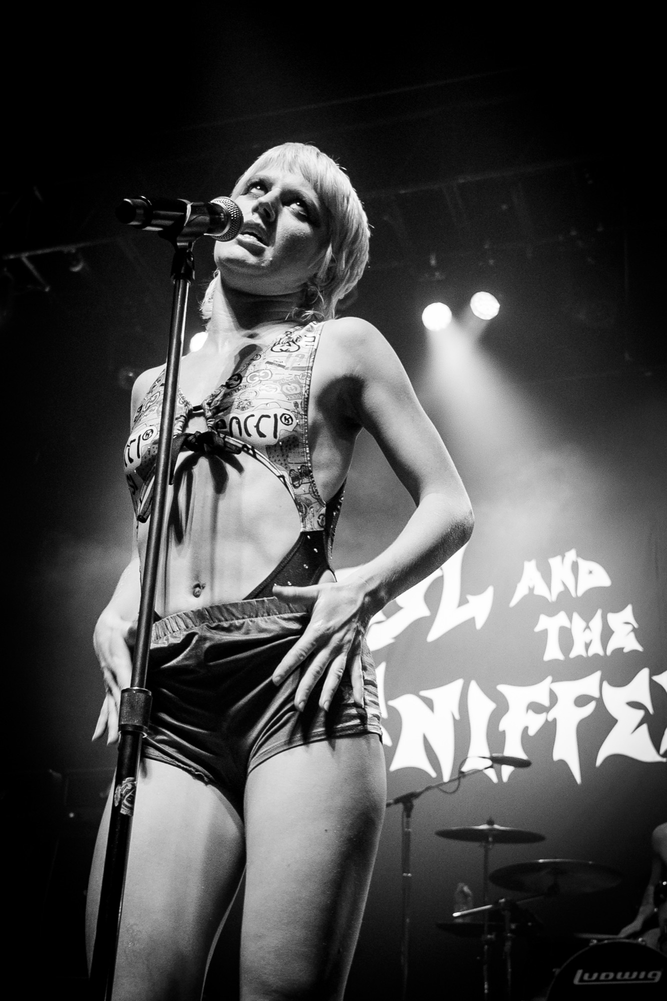 AMYL & THE SNIFFERS — 1
