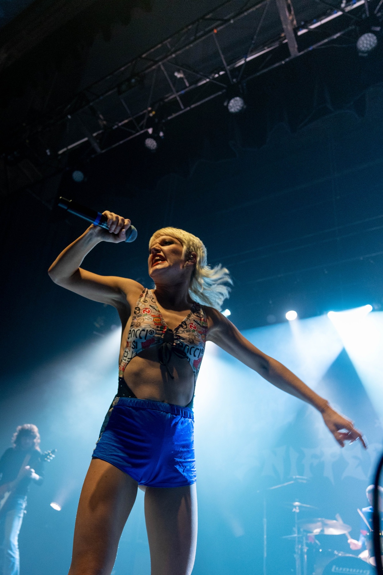 AMYL & THE SNIFFERS — 1