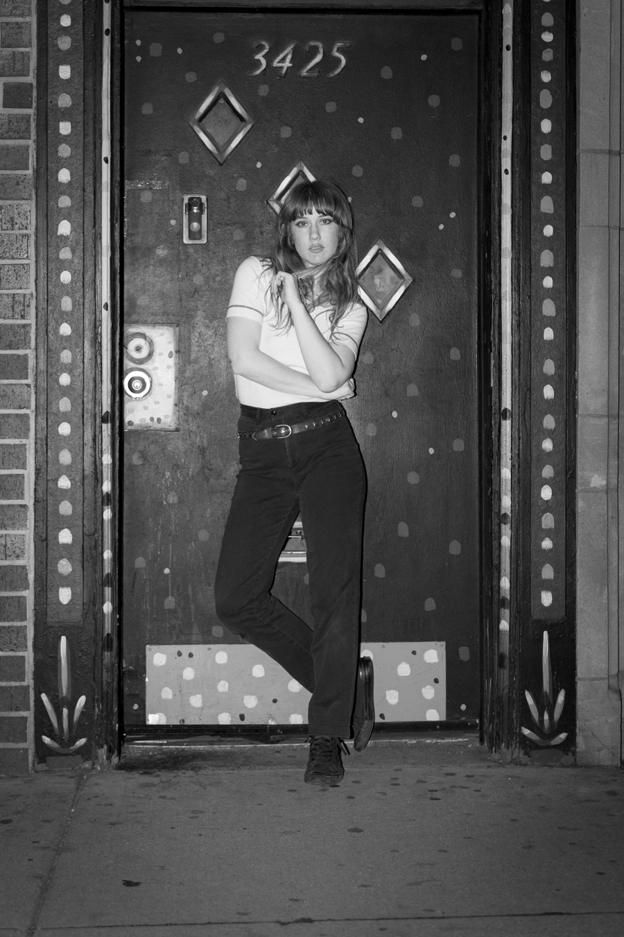 THE KNEE-HI'S: ALICE — 1