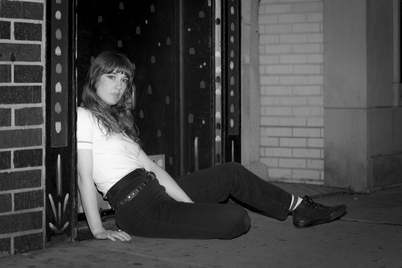 THE KNEE-HI'S: ALICE — 2
